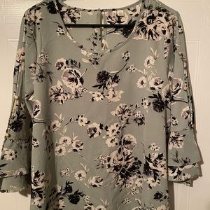Est 1946 NWOT Blouse